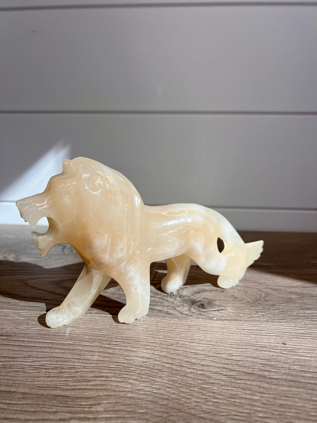 Mexican Onyx Carved Lion - 89