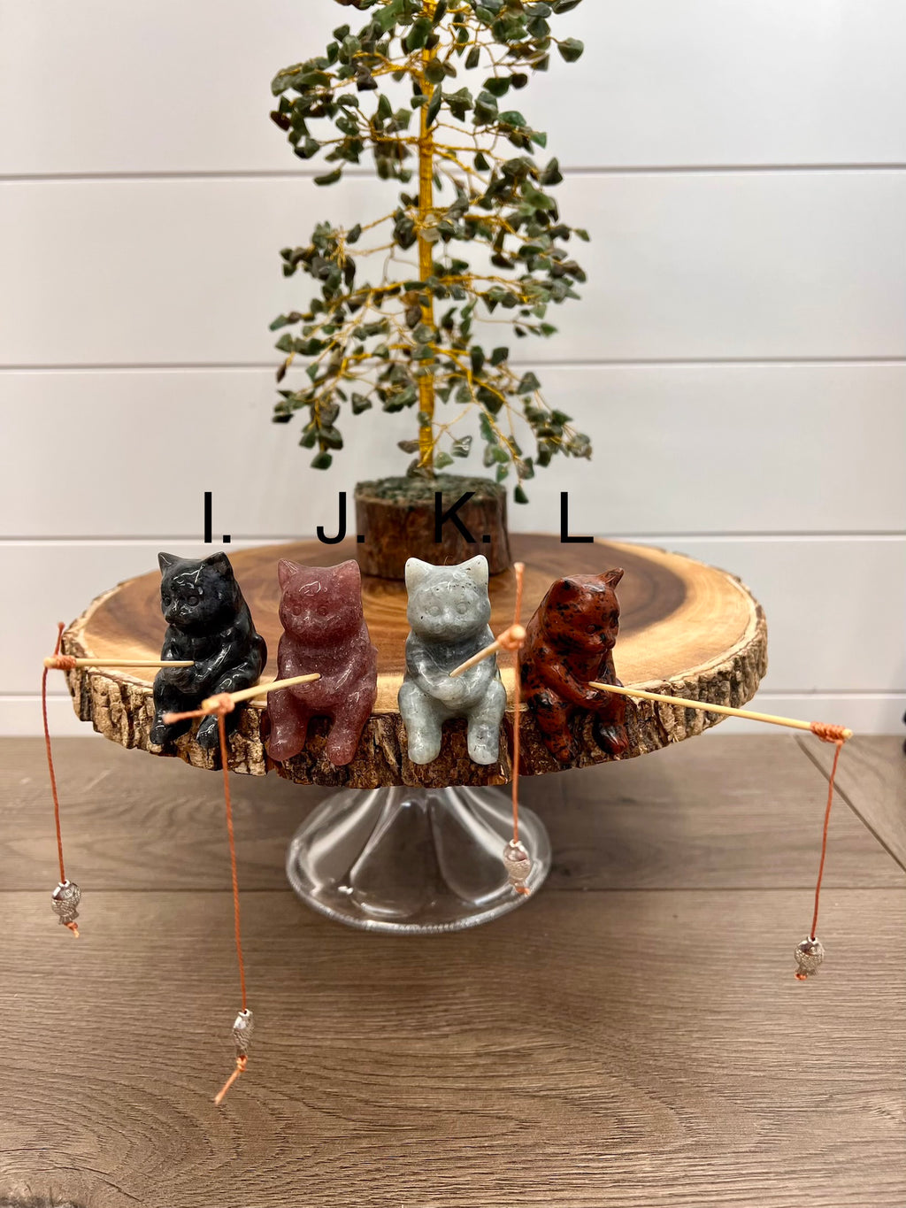 Sitting Fishing Kitty Carvings -25